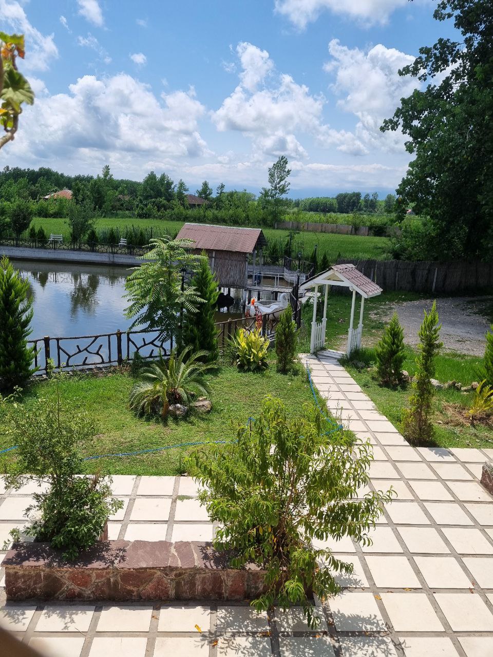 ویلای رو به برکه یاسمن ویلای رو به برکه یاسمن