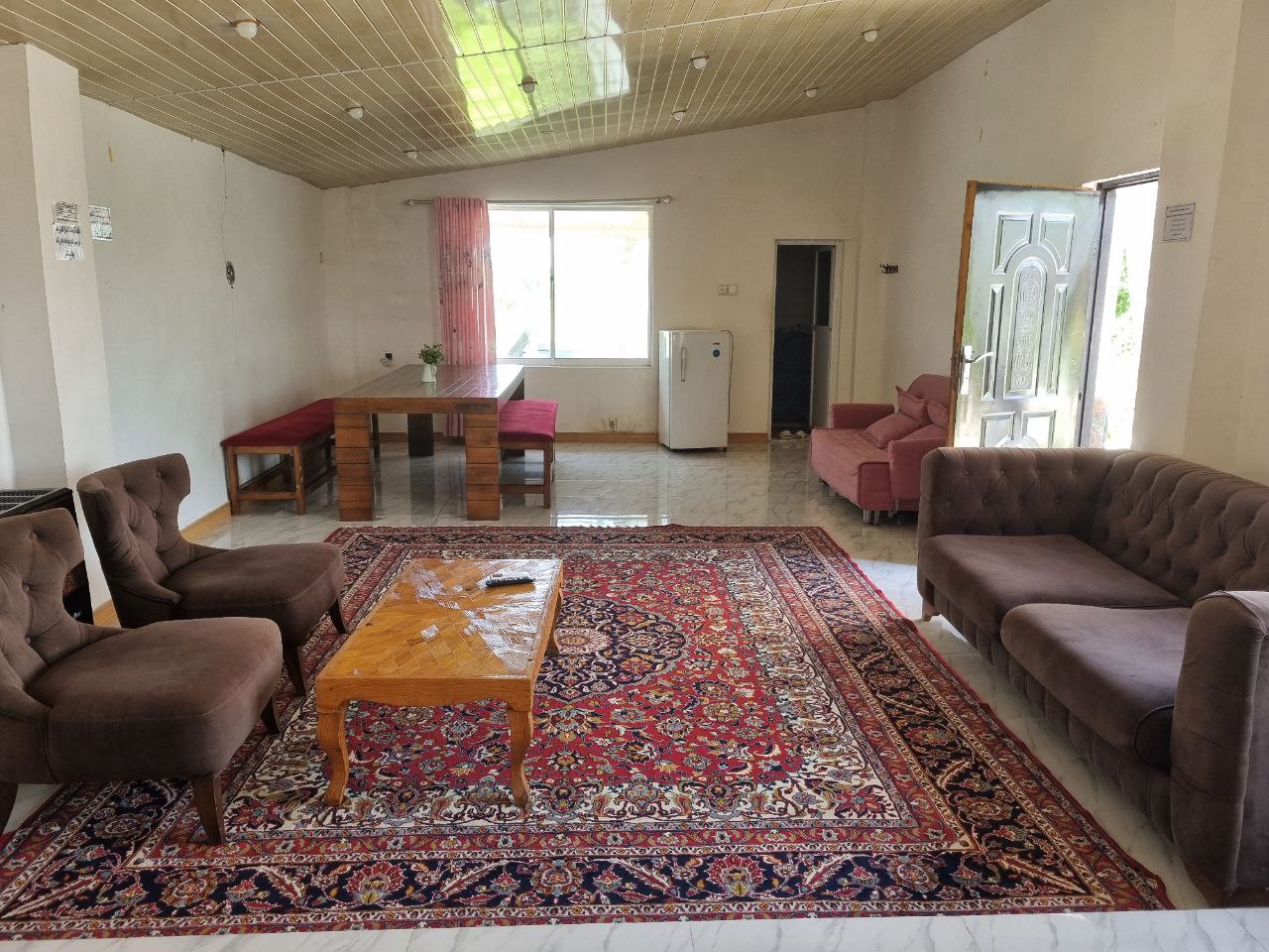 ویلای رو به برکه یاسمن ویلای رو به برکه یاسمن